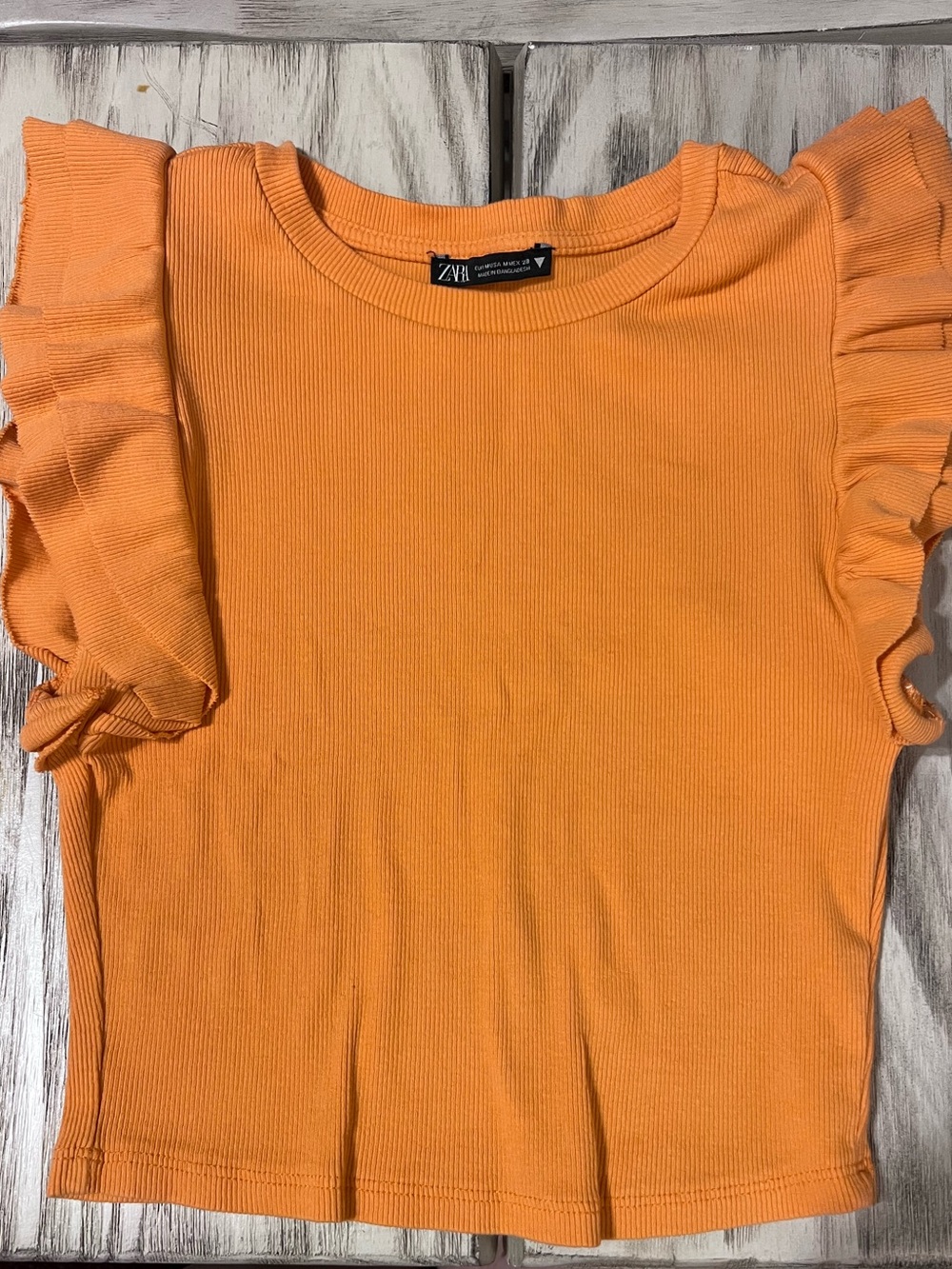 🏷️ ZARA Orange Ribbed Ruffle Sleeve Top Women’s Medium Flutter Sleeve
